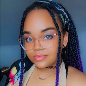 Meet your Posher, Zoë✨